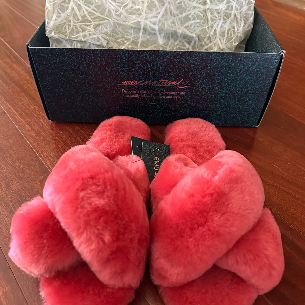 Emu Australia Pink Sheep Fur Slippers - Picture 1 of 8